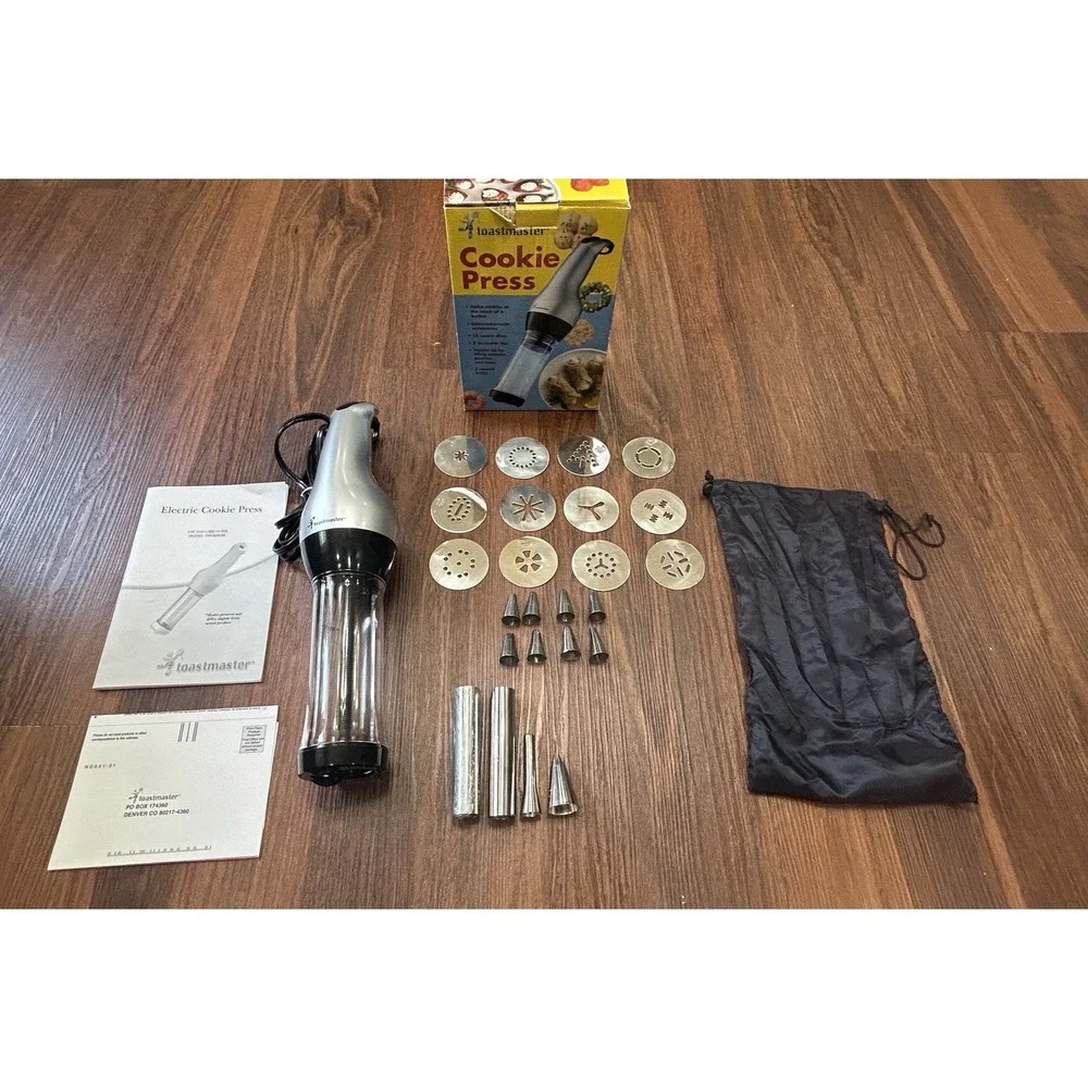 Toastmaster Cookie Press TMCKM2SB-12 Discs, 8 Tips, 2 Cannoli Forms 2005 Open Bx